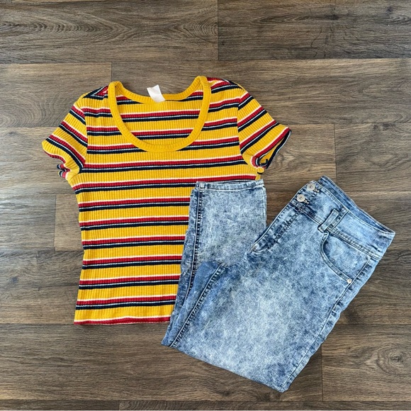 No Boundaries Yellow Red Ribbed Short Sleeve T-Shirt - Picture 9 of 9